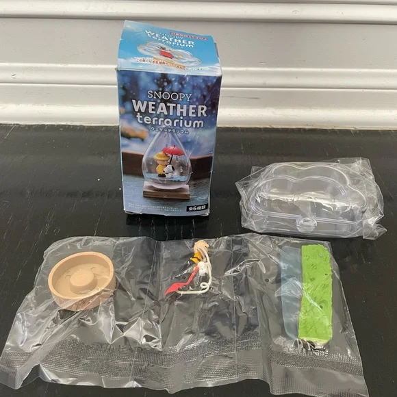 Snoopy Weather terrarium - number 2 Windy Day - Picture 2 of 15